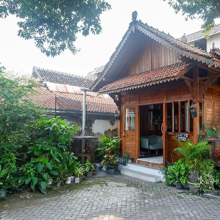 מלון יוגיאקרטה Reddoorz Syariah Near Plengkung Gading 2 מראה חיצוני תמונה