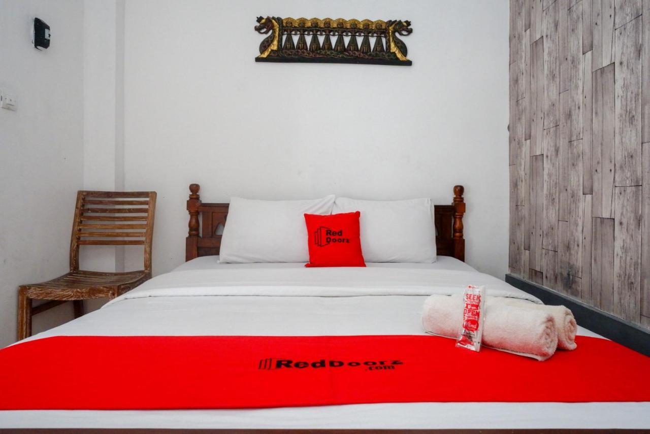 מלון יוגיאקרטה Reddoorz Syariah Near Plengkung Gading 2 מראה חיצוני תמונה