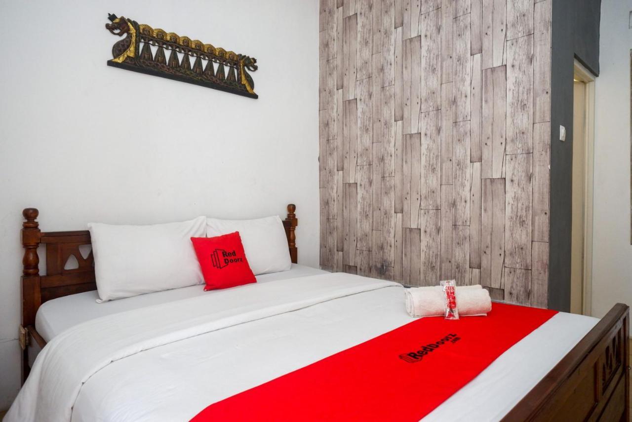 מלון יוגיאקרטה Reddoorz Syariah Near Plengkung Gading 2 מראה חיצוני תמונה