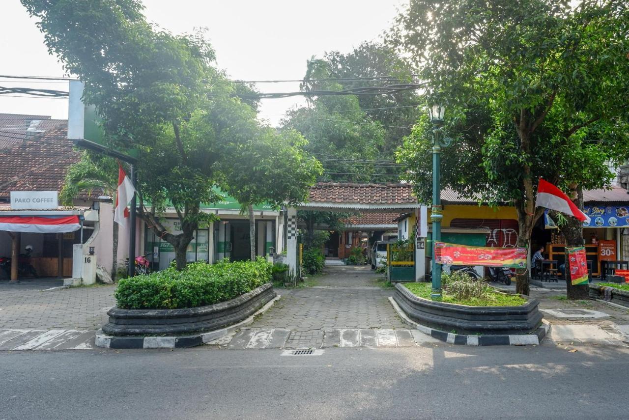 מלון יוגיאקרטה Reddoorz Syariah Near Plengkung Gading 2 מראה חיצוני תמונה