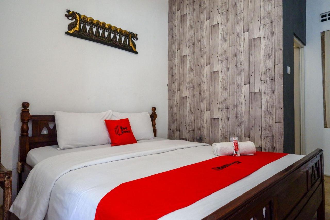 מלון יוגיאקרטה Reddoorz Syariah Near Plengkung Gading 2 מראה חיצוני תמונה